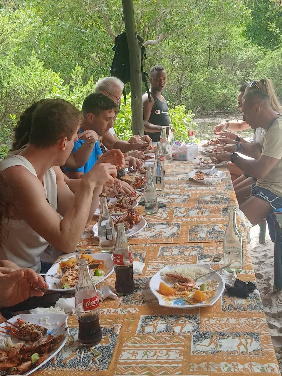 Pranzo condiviso dal gruppo durante l'escursione