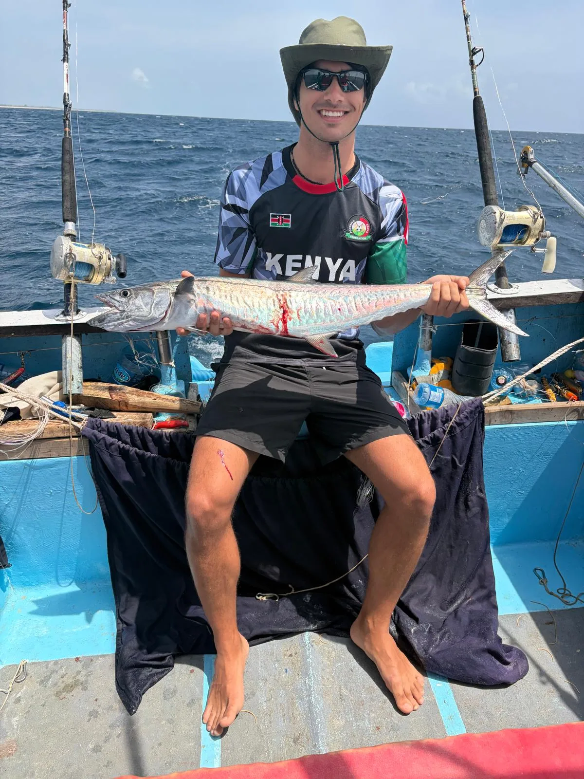 Giornata di pesca in barca nelle acque del Kenya