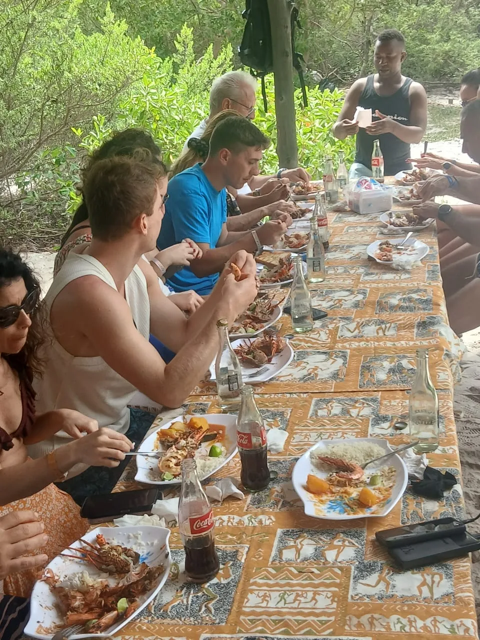 Pranzo condiviso durante una giornata di escursione